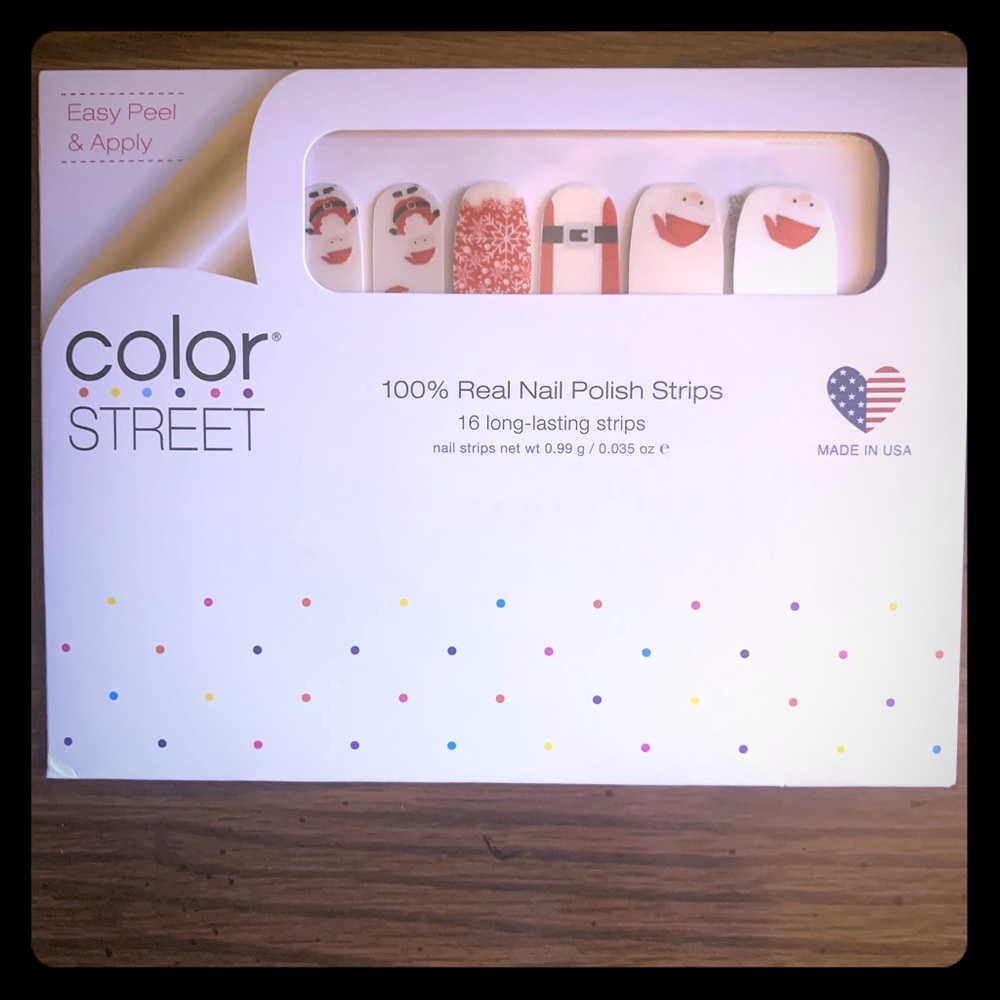 Color street: Santa nails